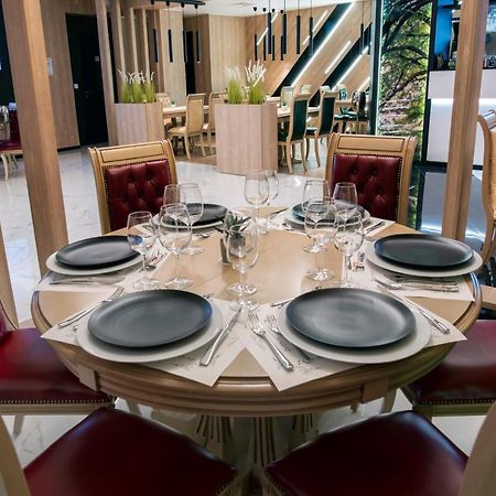 Family Hotel Business Club Shumen Exterior photo