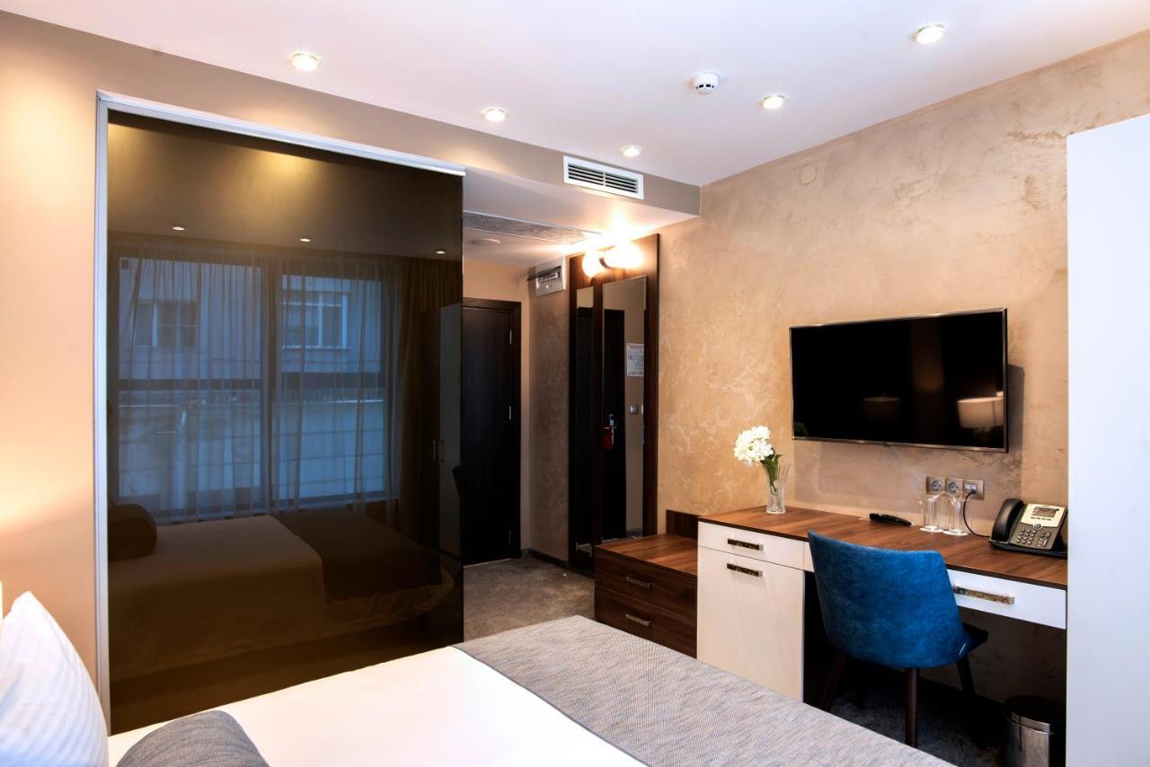 Family Hotel Business Club Shumen Exterior photo